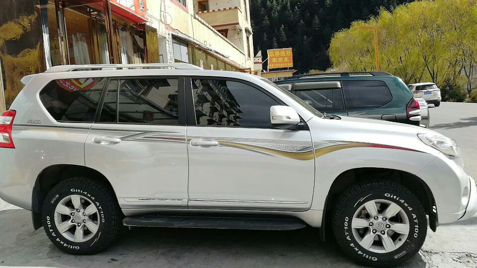 成都租一輛豐田普拉多4000走川藏線要花多少錢