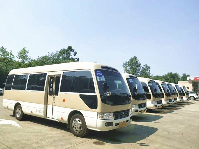 成都租車中巴車
