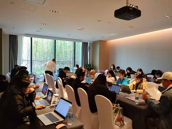 成都會議包車公司 成都會議包車公司