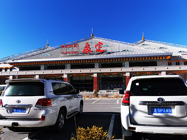 成都包車帶司機(jī)